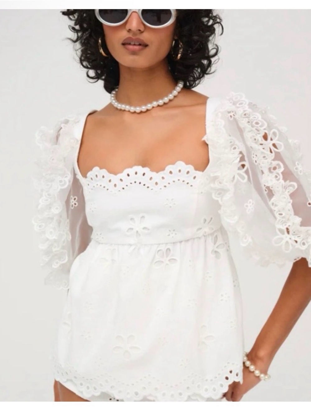 DAISY EYELET TOP - WHITE FLL
